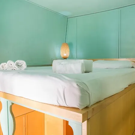 Apartment Friendly Domus Al Colosseo Rome